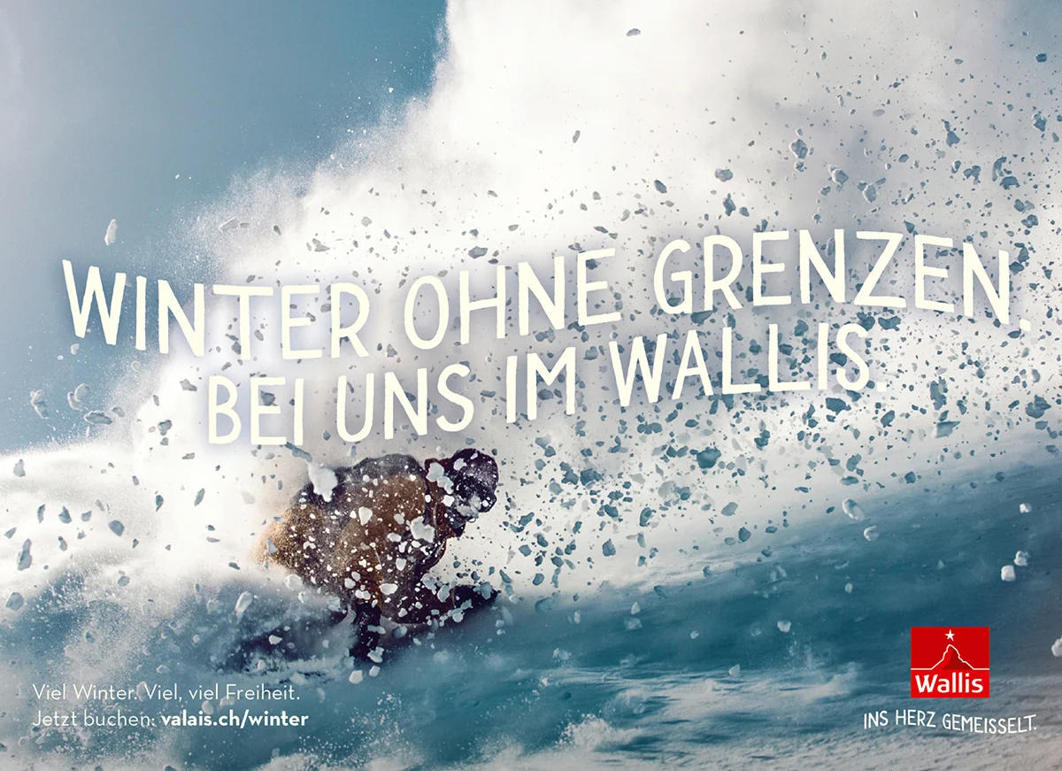 Affiche Valais / Wallis « Winter ohne Grenzen » avec snowboardeur dans la poudreuse.